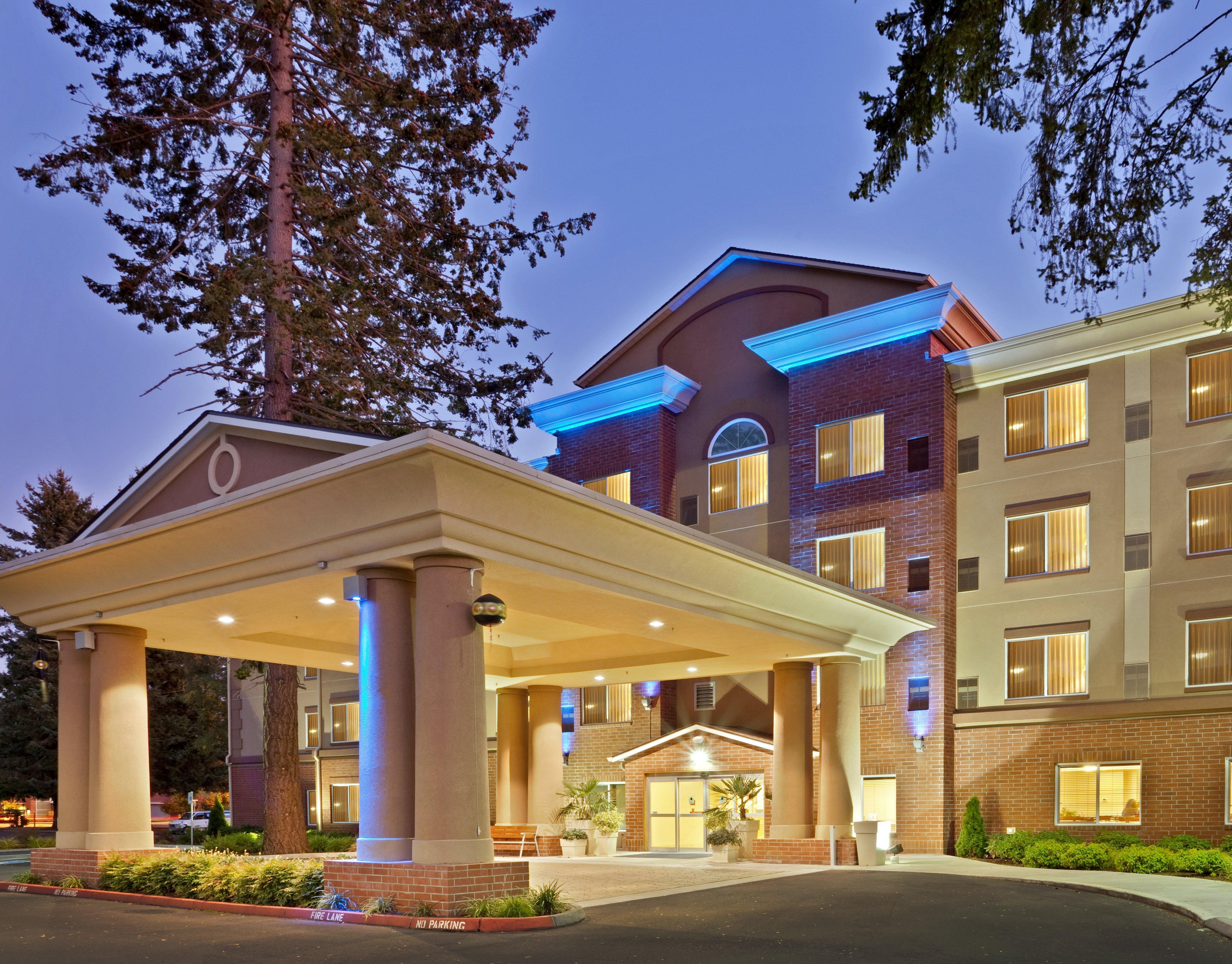 Holiday Inn Express & Suites Lacey - Olympia By Ihg Exterior foto