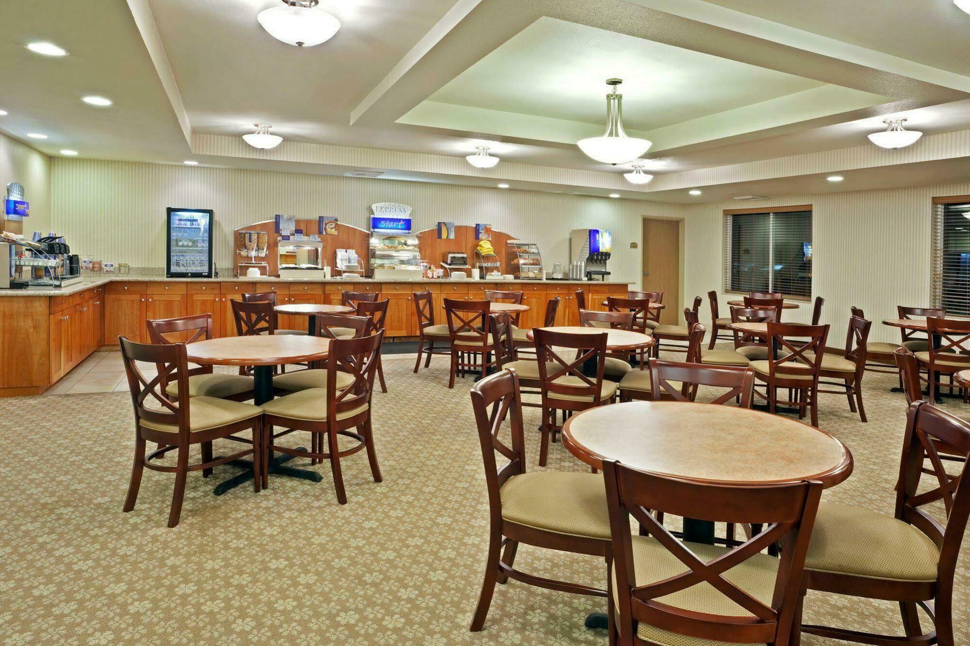 Holiday Inn Express & Suites Lacey - Olympia By Ihg Exterior foto